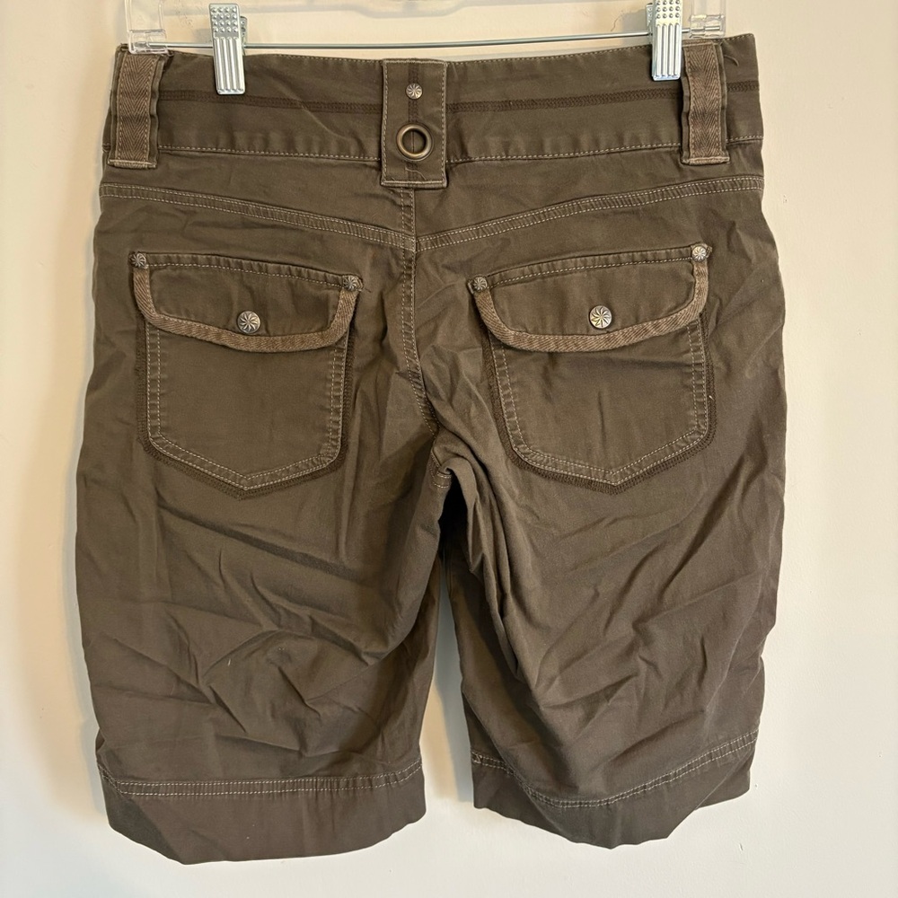 Athleta Cargo Bermuda Brown Shorts Size 6 - Picture 2 of 10